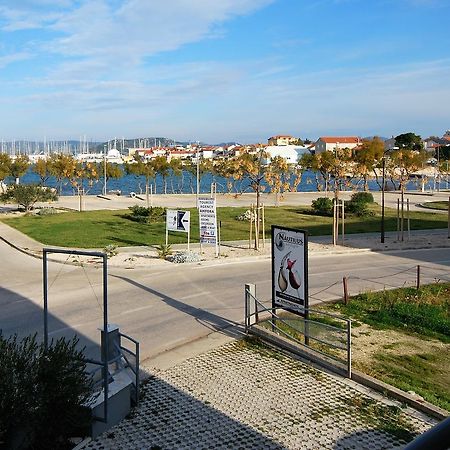 Nautica Apartments Betina  Extérieur photo