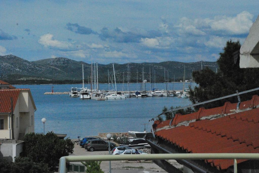 Nautica Apartments Betina  Chambre photo