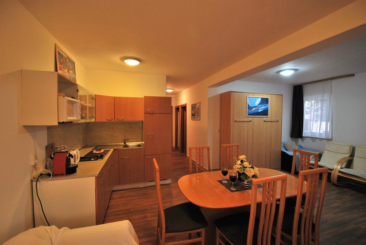 Nautica Apartments Betina  Extérieur photo
