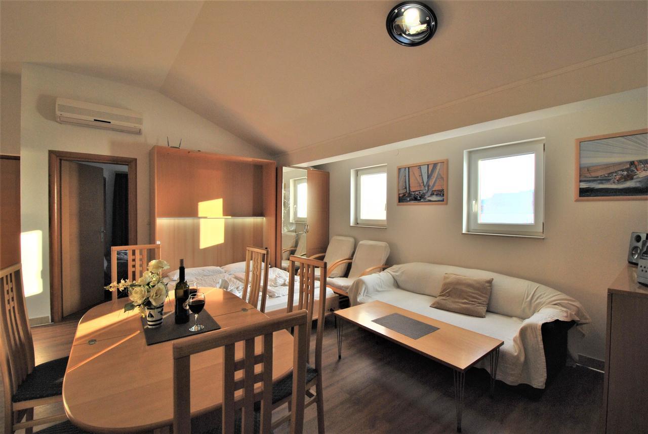 Nautica Apartments Betina  Extérieur photo