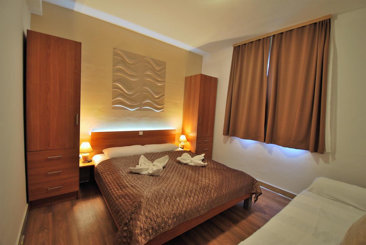 Nautica Apartments Betina  Extérieur photo