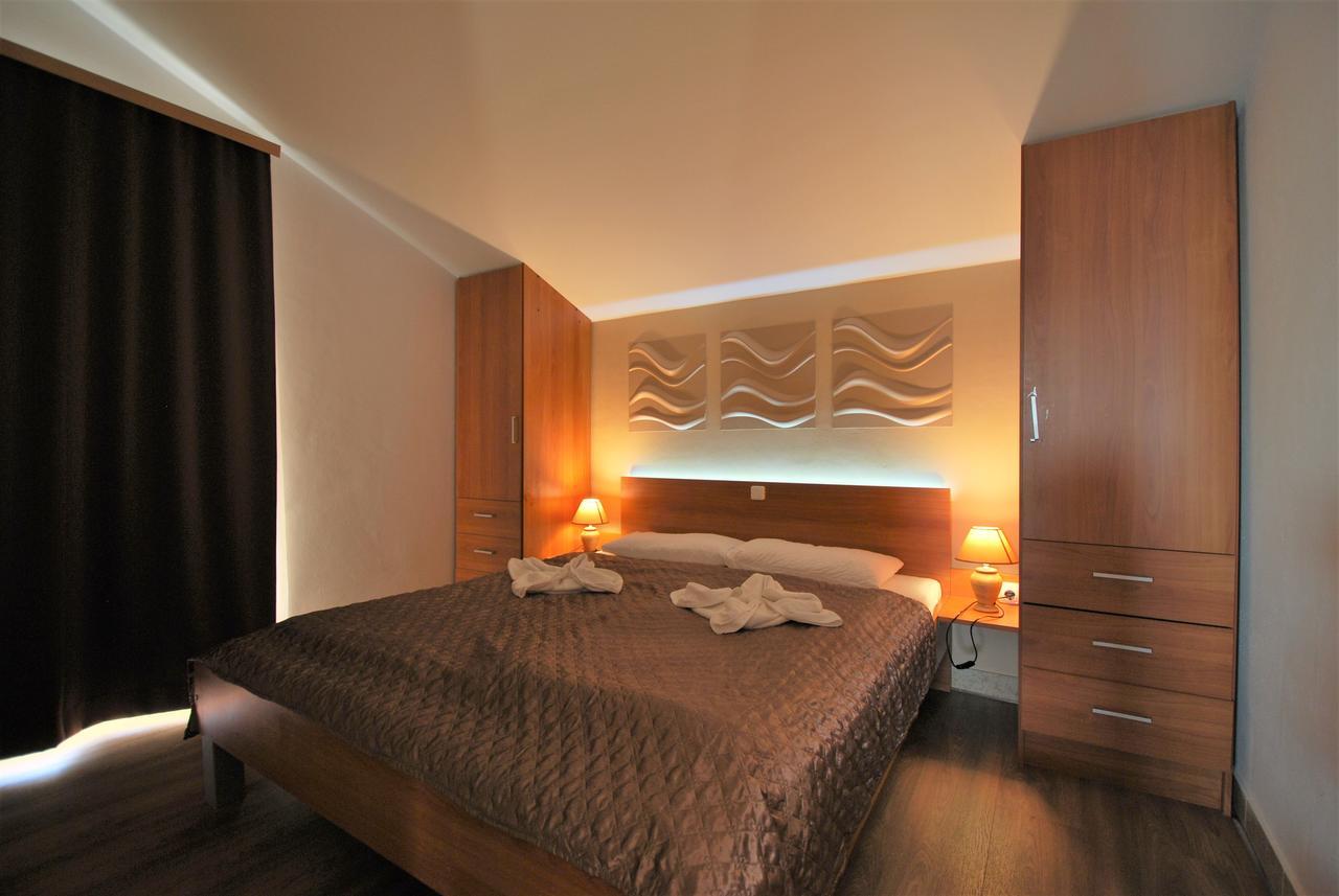Nautica Apartments Betina  Extérieur photo