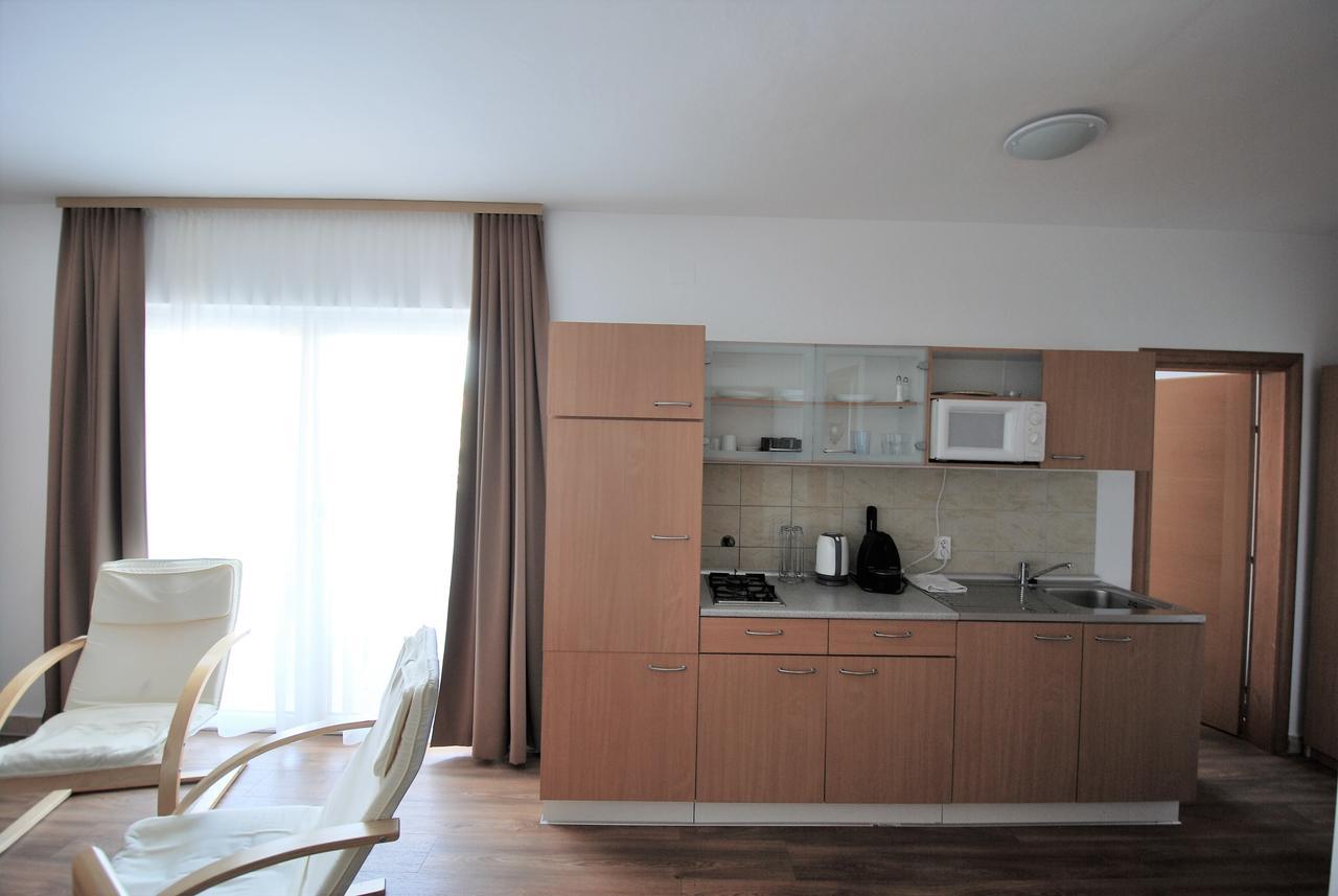Nautica Apartments Betina  Extérieur photo