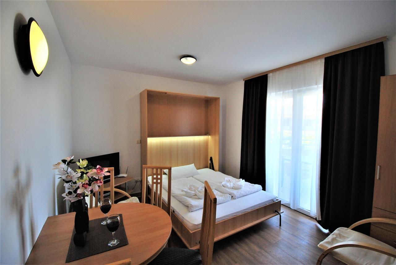 Nautica Apartments Betina  Extérieur photo