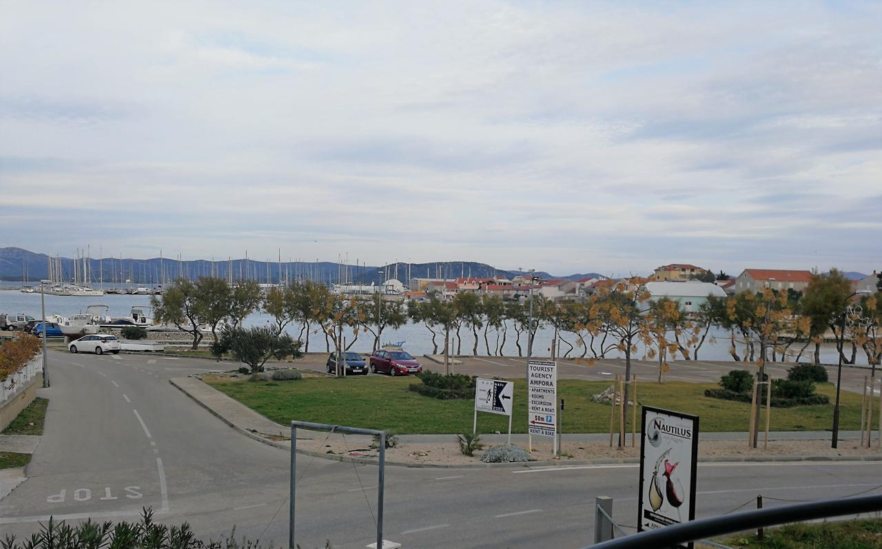 Nautica Apartments Betina  Extérieur photo